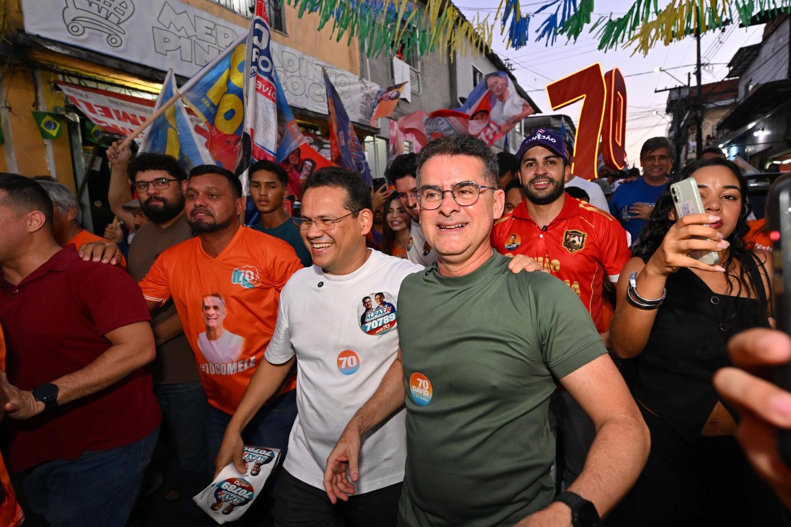 Caminhada reúne moradores e apoiadores na Compensa
