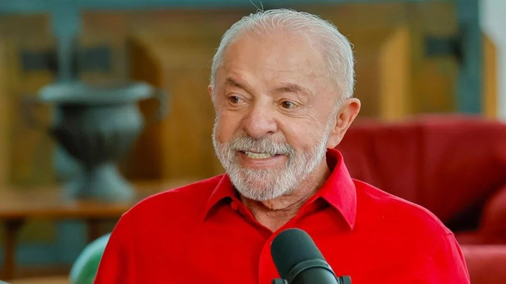 Lula assina reajuste do Bolsa Família com base em inflação de 15,04%