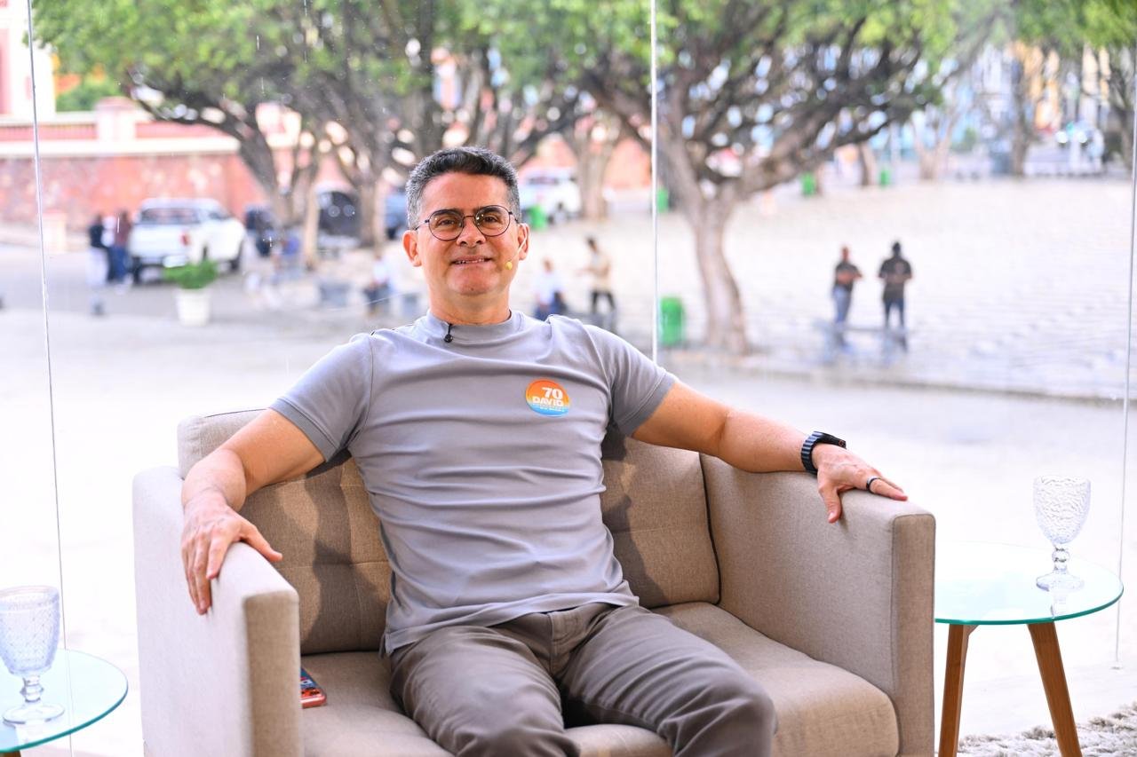 David Almeida destaca professores e merenda em proposta para educação