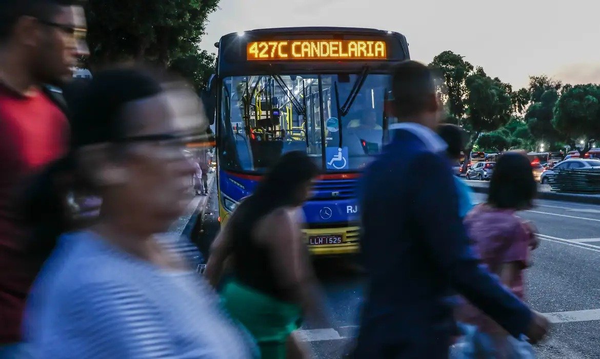 Obesidade cresce mais de três vezes entre adultos brasileiros Obesidade cresce mais de três vezes entre adultos brasileiros