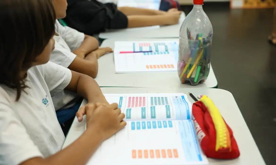 Futuros professores terão mais formação prática em escolas Futuros professores terão mais formação prática em escolas