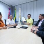 Manaus sanciona lei com reajuste para o Mais Médicos