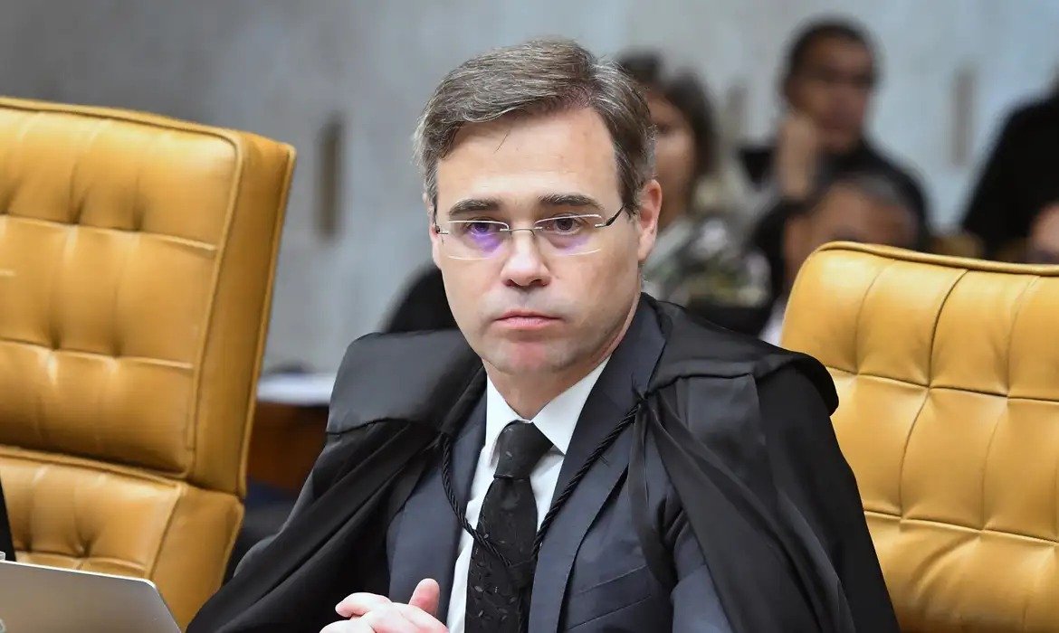 André Mendonça suspende novamente multas previstas na NR-1