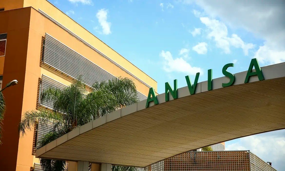 Anvisa proíbe lotes H7953B14 e H7953B06 do Ocrevus
