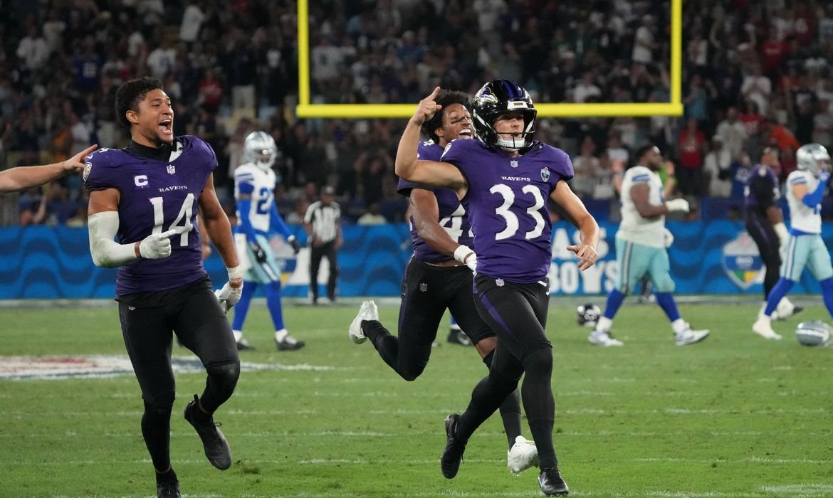 Primeiro jogo da NFL no Rio termina com vitória histórica dos Ravens