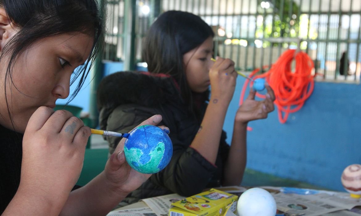 Infraestrutura e capacitação docente precisam caminhar juntas nas escolas