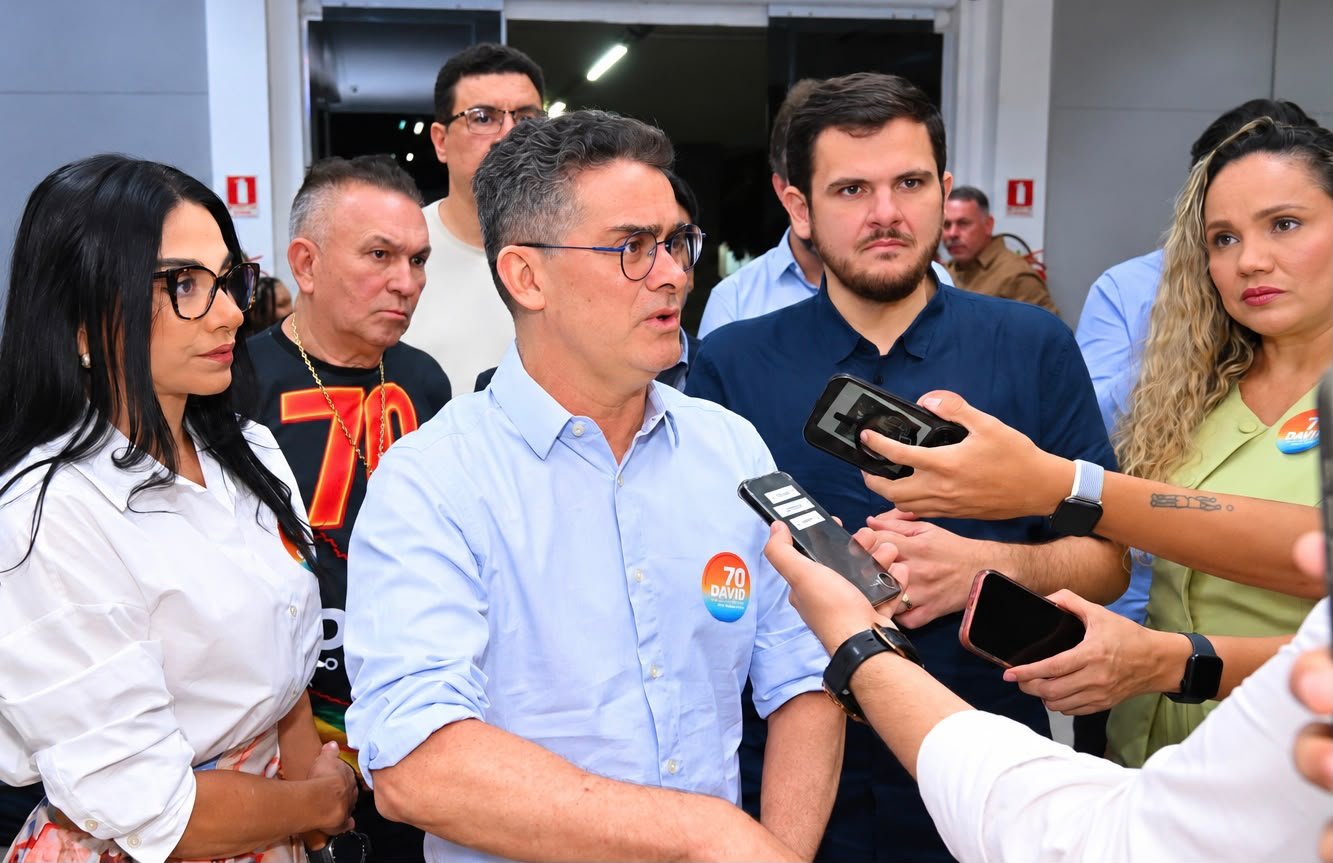 avid chega ao debate com foco na reta final das eleições