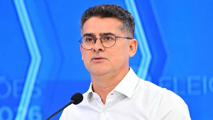 David Almeida destaca resultados do ensino fundamental de Manaus em debate